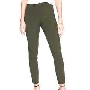 Banana Republic Devon Legging Pants 8, olive green, great condition.